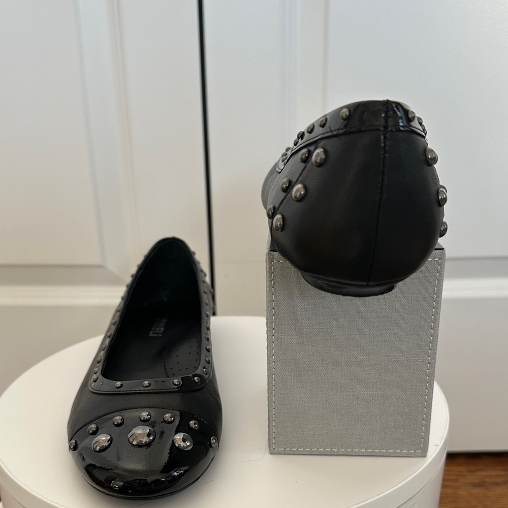 Vaneli Black Studded Patent Leather Cap Toe Rubber Bottom Balet Flats Size 10.5 - Picture 7 of 10